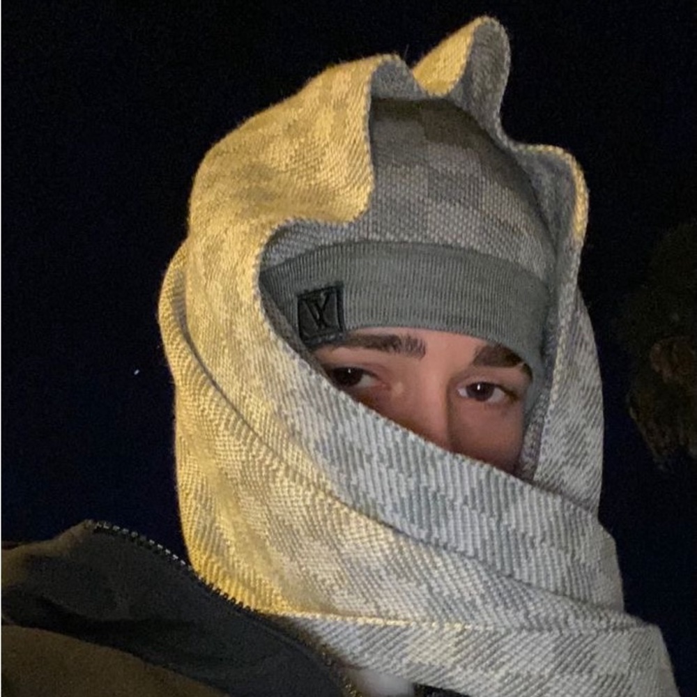 Meet your Posher, Kashmir